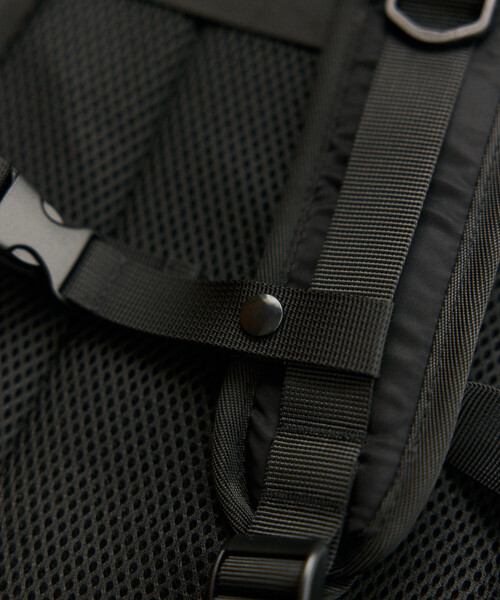 FREAK'S STORE（フリークスストア）の「YOSEMITE STRAP/ヨセミテストラップ EXPANDER BACK PACK ユーティリティ バックパック 撥水（バックパック/リュック・メンズ・ブラック・ONE SIZE）」の20枚目の写真