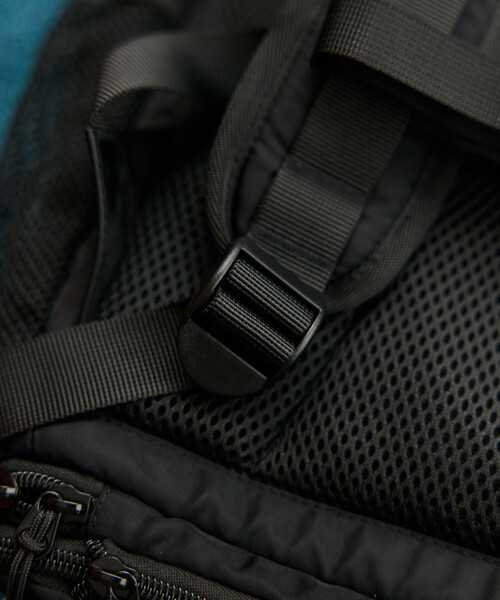 FREAK'S STORE（フリークスストア）の「YOSEMITE STRAP/ヨセミテストラップ EXPANDER BACK PACK ユーティリティ バックパック 撥水（バックパック/リュック・メンズ・ブラック・ONE SIZE）」の22枚目の写真