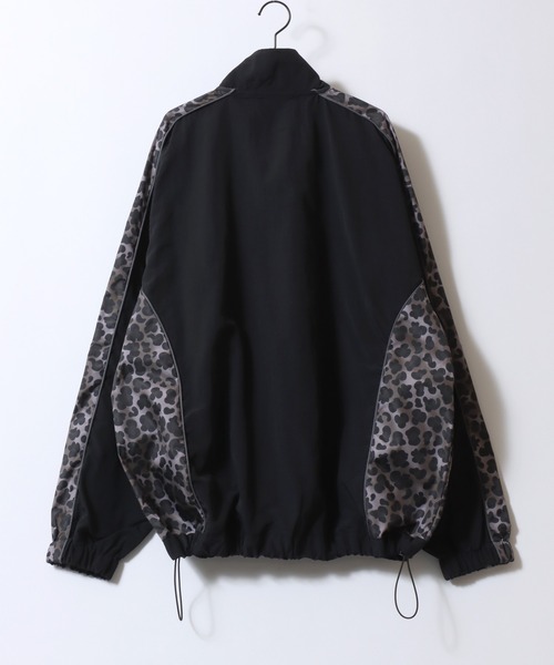 SITRY(シトリー)の「All-over Pattern Switching Nylon Track Jacket/オーバーサイズ 総柄切り替え ナイロン トラックジャケット ブルゾン(ナイロンジャケット・メンズ・ブラック/ライトグレー/ネイビー・S/M/L)」の19枚目の写真