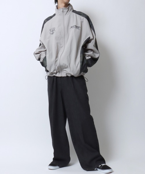 SITRY(シトリー)の「All-over Pattern Switching Nylon Track Jacket/オーバーサイズ 総柄切り替え ナイロン トラックジャケット ブルゾン(ナイロンジャケット・メンズ・ブラック/ライトグレー/ネイビー・S/M/L)」の12枚目の写真