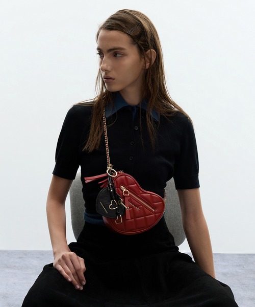 CHARLES & KEITH(チャールズ & キース)の「Ciara シアラ ハートアンドキーチャーム(キーケース/キーアクセサリー・レディース・バーガンディー/ブラック・FREE)」の10枚目の写真