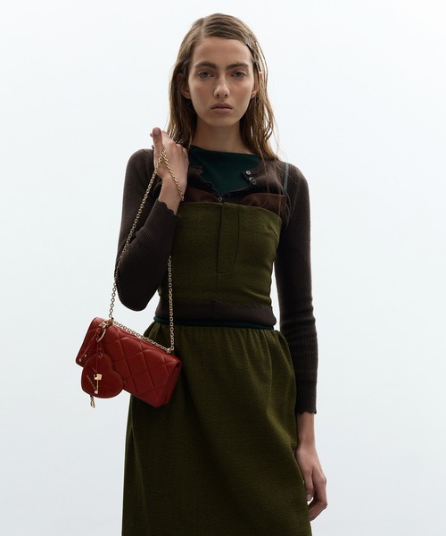 CHARLES & KEITH(チャールズ & キース)の「Ciara シアラ ハートアンドキーチャーム(キーケース/キーアクセサリー・レディース・バーガンディー/ブラック・FREE)」の4枚目の写真