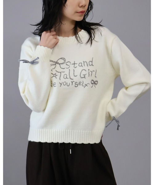 Doumoi（ドゥモエ）の「袖リボン英字ロゴ　ニット プルオーバー（ニット/セーター・レディース・グレー/アイボリー・FREE）」の10枚目の写真
