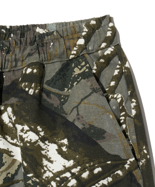 BROWNBREATH(ブラウンブレス)の「TAG CAMOUFLAGE BANDING PANTS - KHAKI(その他パンツ・レディース・その他・S/M/L/XL)」の4枚目の写真