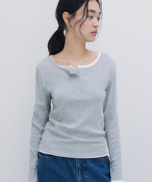 ROLAROLA(ロラロラ)の「NUBASIC BUTTON LONG SLEEVE T-SHIRT GRAY(Tシャツ/カットソー・レディース・グレー・S/M)」の2枚目の写真