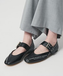 MAISON MAVERICK PRESENTS（メゾンマベリックプレゼンツ）の「【WEB限定】＜MAISON MAVERICK PRESENTS＞バックル ベルト フラットシューズ（バレエシューズ）」