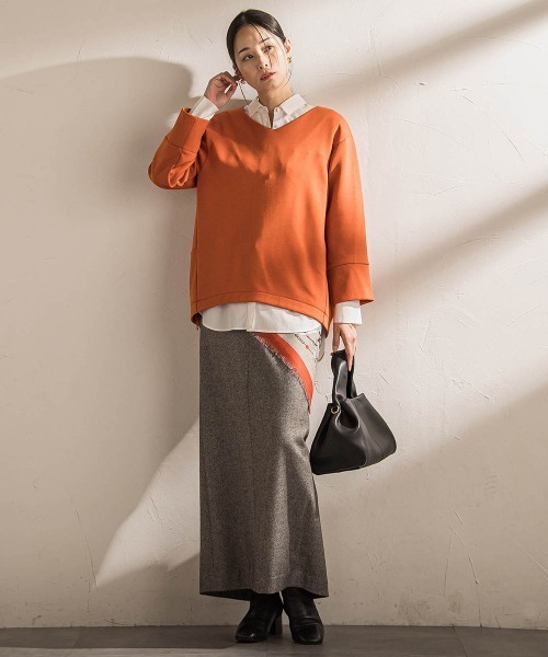 LAUTREAMONT(ロートレアモン)の「【WEB限定】《暖色美》裏起毛Vネックトップス≪手洗い≫(Tシャツ/カットソー・レディース・オレンジ/ネイビー/ベージュ/パープル/グリーン/キャメル・9号)」の16枚目の写真