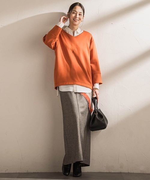 LAUTREAMONT(ロートレアモン)の「【WEB限定】《暖色美》裏起毛Vネックトップス≪手洗い≫(Tシャツ/カットソー・レディース・オレンジ/ネイビー/ベージュ/パープル/グリーン/キャメル・9号)」の17枚目の写真
