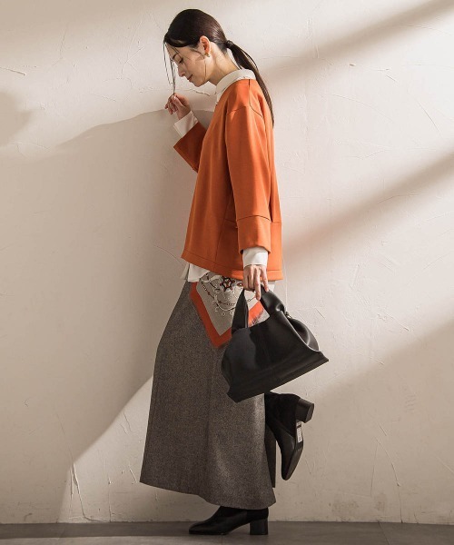 LAUTREAMONT(ロートレアモン)の「【WEB限定】《暖色美》裏起毛Vネックトップス≪手洗い≫(Tシャツ/カットソー・レディース・オレンジ/ネイビー/ベージュ/パープル/グリーン/キャメル・9号)」の18枚目の写真