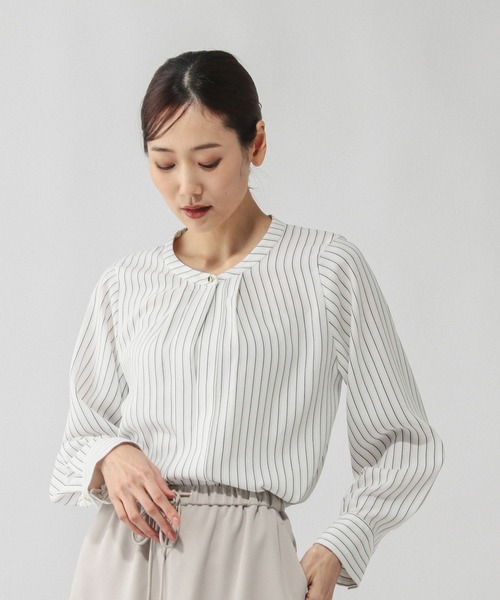 GLOBAL WORK（グローバルワーク）の「キレイつづく2WAYタック長袖/601017（Tシャツ/カットソー・レディース・ネイビー/オフホワイト/サックスブルー系/ホワイト系その他/サックスブルー・LARGE/MEDIUM/SMALL）」の13枚目の写真