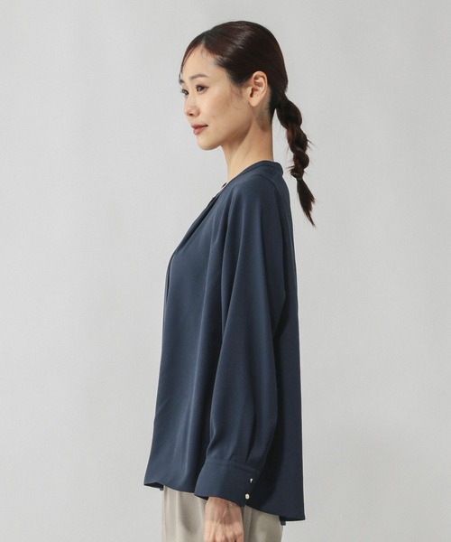 GLOBAL WORK(グローバルワーク)の「キレイつづく2WAYタック長袖/601017(Tシャツ/カットソー・レディース・ネイビー/オフホワイト/サックスブルー系/ホワイト系その他/サックスブルー・LARGE/MEDIUM/SMALL)」の13枚目の写真