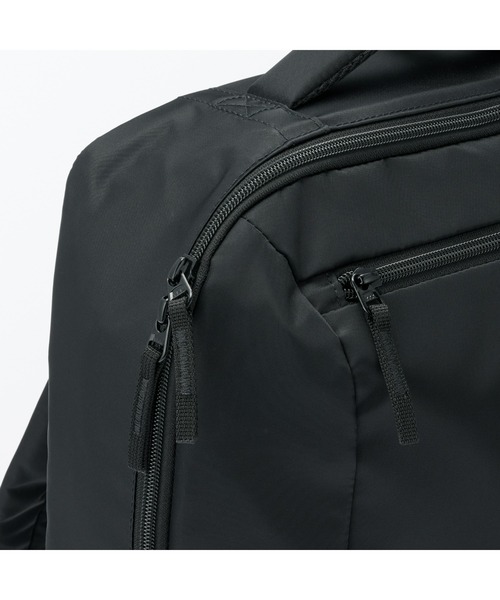 無印良品(ムジルシリョウヒン)の「肩の負担を軽くする 撥水 ビジネス リュックサック(薄型)(バックパック/リュック・レディース・ブラック・FREE)」の8枚目の写真