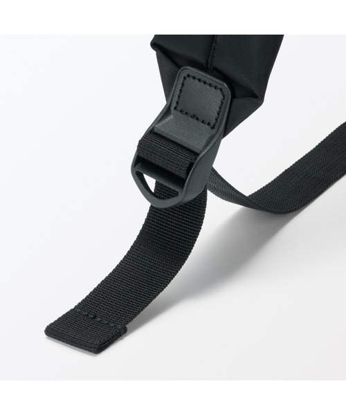 無印良品(ムジルシリョウヒン)の「肩の負担を軽くする 撥水 ビジネス リュックサック(薄型)(バックパック/リュック・レディース・ブラック・FREE)」の10枚目の写真