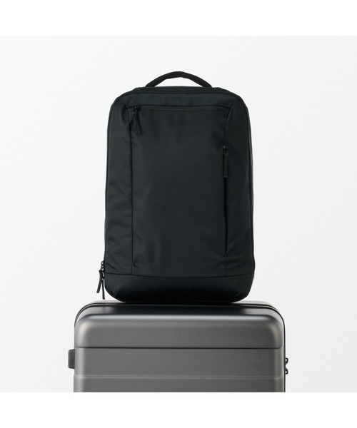 無印良品(ムジルシリョウヒン)の「肩の負担を軽くする 撥水 ビジネス リュックサック(薄型)(バックパック/リュック・レディース・ブラック・FREE)」の13枚目の写真