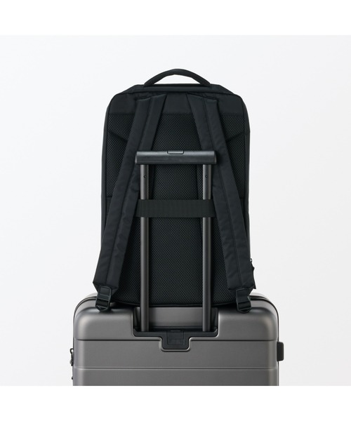 無印良品(ムジルシリョウヒン)の「肩の負担を軽くする 撥水 ビジネス リュックサック(薄型)(バックパック/リュック・レディース・ブラック・FREE)」の14枚目の写真