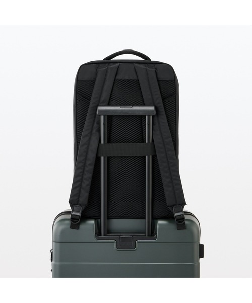 無印良品(ムジルシリョウヒン)の「肩の負担を軽くする 撥水 ビジネス リュックサック(薄型)(バックパック/リュック・レディース・ブラック・FREE)」の15枚目の写真