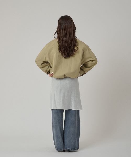 MUHET（ミュエータ）の「stand collar double breasted short coat / スタンドカラーダブルブレストショートブルゾン（ブルゾン・レディース・ベージュ/ネイビー・FREE）」の10枚目の写真