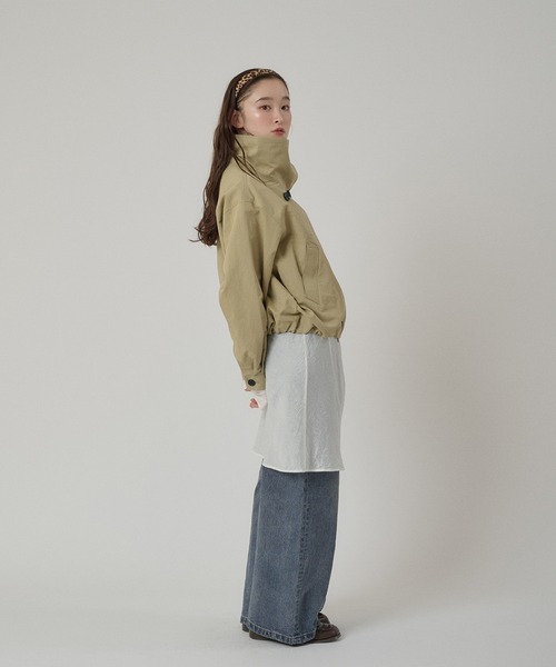 MUHET（ミュエータ）の「stand collar double breasted short coat / スタンドカラーダブルブレストショートブルゾン（ブルゾン・レディース・ベージュ/ネイビー・FREE）」の9枚目の写真