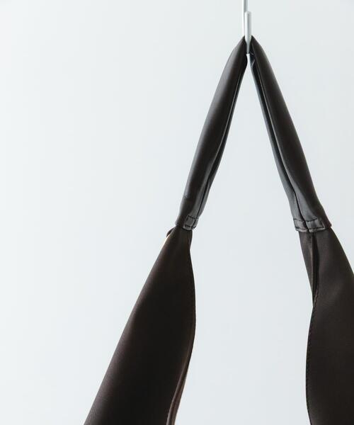 RODE SKO(ロデスコ)の「スエード調ワンハンドルトートバッグ(トートバッグ・レディース・グレー/ベージュ/ブラウン・ONE)」の12枚目の写真