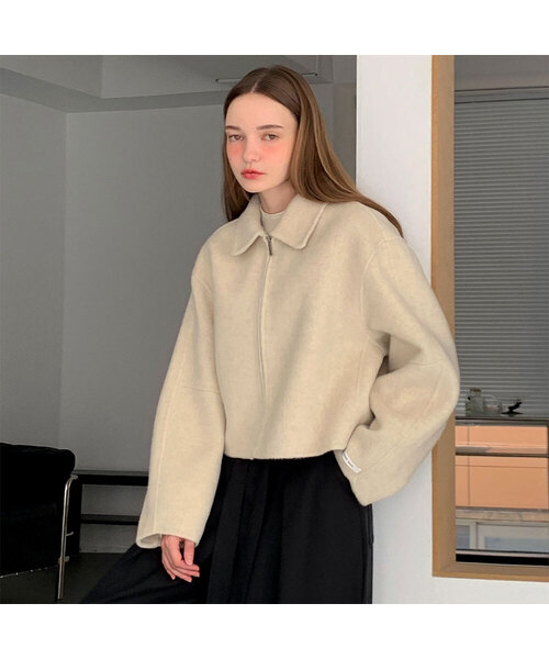 VASCARA(バスカラ)の「Handmade Wool Collar Basic Zip-up Jacket (2colors)(その他アウター・レディース・アイボリー/ネイビー・FREE)」の2枚目の写真