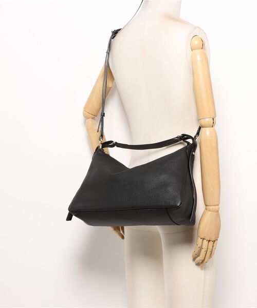 LORISTELLA(ロリステッラ)の「【LORISTELLA】トライアングルショルダートート(Q66322)(トートバッグ・レディース・ブラック/ブラウン・ALL)」の6枚目の写真