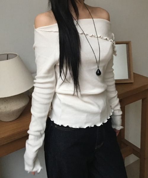 Vipoa(ヴィポア)の「ラペルスリットリブTEE(Tシャツ/カットソー・レディース・グレー/ホワイト・FREE)」の4枚目の写真