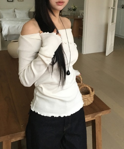 Vipoa(ヴィポア)の「ラペルスリットリブTEE(Tシャツ/カットソー・レディース・グレー/ホワイト・FREE)」の8枚目の写真