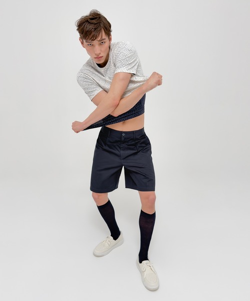 ARMANI EXCHANGE(アルマーニエクスチェンジ)の「【A|X アルマーニ エクスチェンジ】オールオーバースクエアロゴ 半袖クルーネックTシャツ/REGULAR(Tシャツ/カットソー・メンズ・ネイビー/アイボリー・X-LARGE/SMALL/MEDIUM/LARGE/XX-LARGE/X-SMALL)」の9枚目の写真
