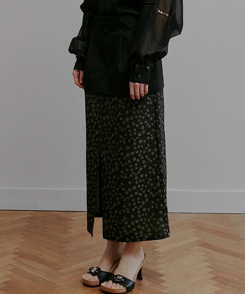 IRENENNE(アイレネ)の「フローラルジャカードレイヤードスカート / Floral Jacquard Layered Skirt(スカート・レディース・ブラック・38/36/34)」の3枚目の写真
