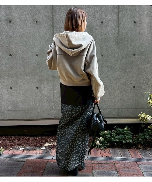 IRENENNE(アイレネ)の「フローラルジャカードレイヤードスカート / Floral Jacquard Layered Skirt(スカート・レディース・ブラック・38/36/34)」の9枚目の写真