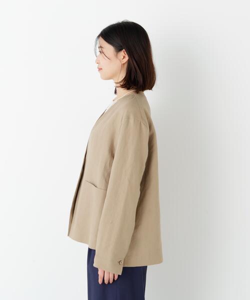 human woman(ヒューマンウーマン)の「◆ラミーキャンパスノーカラージャケット(ノーカラージャケット・レディース・ベージュ/グレー系その他・MEDIUM)」の5枚目の写真