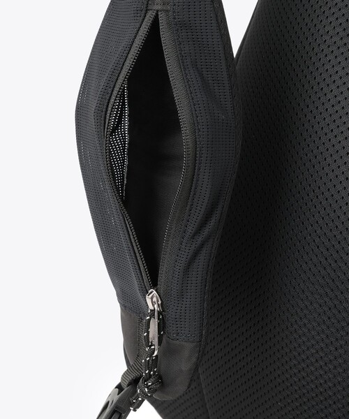 Columbia(コロンビア)の「Columbia/ パナシーアスリングバッグ /コロンビア(ボディバッグ/ウエストポーチ・レディース・ブラウン/ブルーグリーン/ブラック系その他2/ブラック/グレー/ブラック系その他・ONE SIZE)」の10枚目の写真