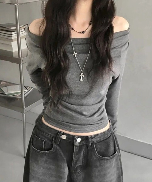CANVAS+(キャンバスプラス)の「【CANVAS+】クロップド丈オフショルトップス(Tシャツ/カットソー・レディース・グレー・M)」の3枚目の写真