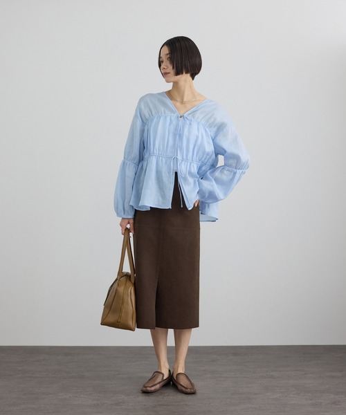 SALON adam et rope'(サロン アダム エ ロペ)の「【WEB限定】シアーラミーカルゼギャザーブラウス(シャツ/ブラウス・レディース・サックスブルー/ブラウン/オフホワイト・FREE)」の8枚目の写真