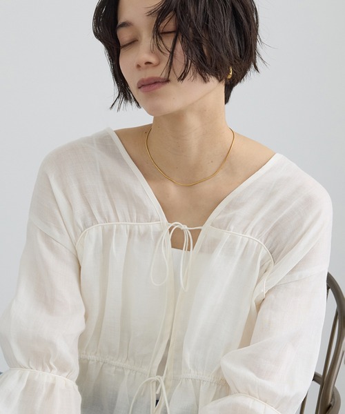 SALON adam et rope'(サロン アダム エ ロペ)の「【WEB限定】シアーラミーカルゼギャザーブラウス(シャツ/ブラウス・レディース・サックスブルー/ブラウン/オフホワイト・FREE)」の10枚目の写真
