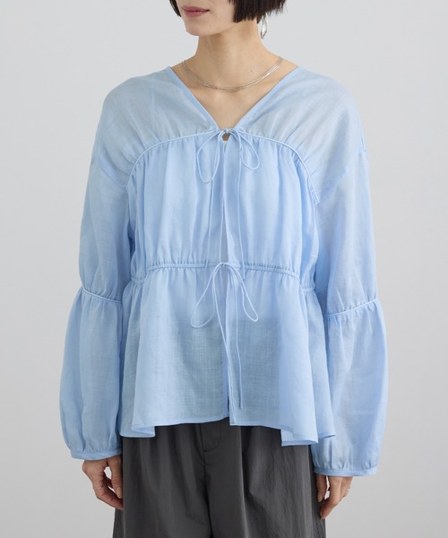 SALON adam et rope'(サロン アダム エ ロペ)の「【WEB限定】シアーラミーカルゼギャザーブラウス(シャツ/ブラウス・レディース・サックスブルー/ブラウン/オフホワイト・FREE)」の22枚目の写真