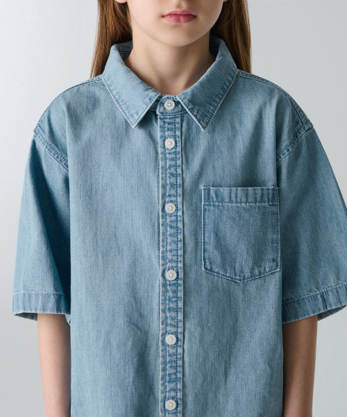 MUSINSA STANDARD KIDS（ムシンサスタンダードキッズ）の「リラックスド半袖デニムシャツ[ライトインディゴ]（シャツ/ブラウス・レディース・その他・100/110/120/130/140/150/160）」の4枚目の写真