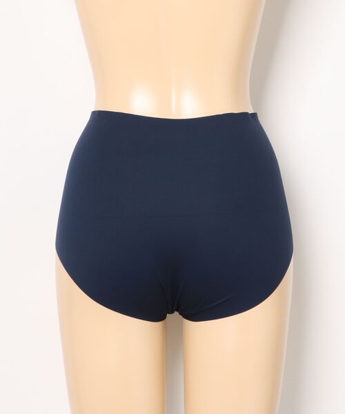 tu-hacci(ツーハッチ)の「シームレスショーツ(ショーツ・レディース・ブラック/ライトブルー/ライトベージュ/キナリ/ベージュ/ネイビー・MEDIUM/LARGE/X-LARGE)」の21枚目の写真