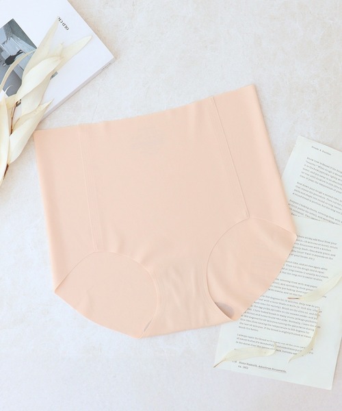 tu-hacci(ツーハッチ)の「シームレスショーツ(ショーツ・レディース・ブラック/ライトブルー/ライトベージュ/キナリ/ベージュ/ネイビー・MEDIUM/LARGE/X-LARGE)」の14枚目の写真