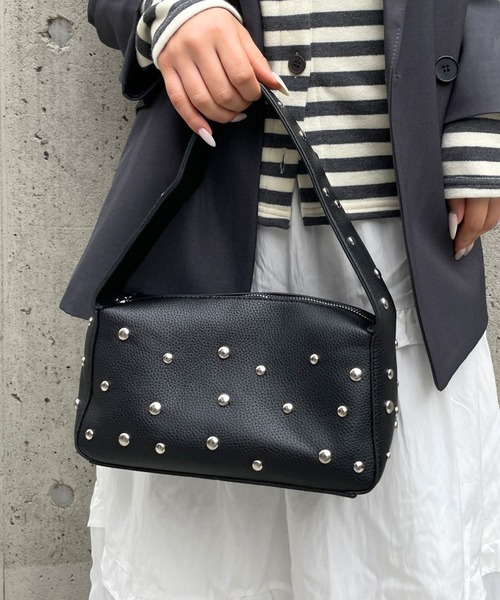 3.3 Field Trip (3.3フィールドトリップ)の「3.3 Field Trip/スタッズデザインハンドバッグ(ハンドバッグ・レディース・ブラック/オフホワイト・FREE)」の1枚目の写真