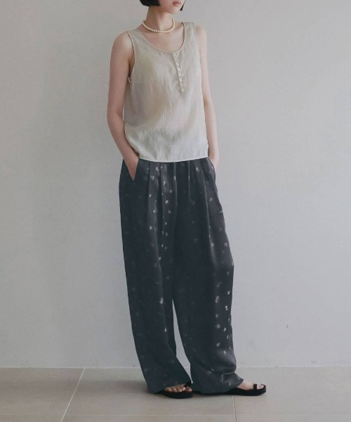 anuke(アンヌーク)の「anuke Flower Jacquard Roughpants フラワージャガードラフパンツ/62620717(その他パンツ・レディース・チャコールグレー・36)」の5枚目の写真