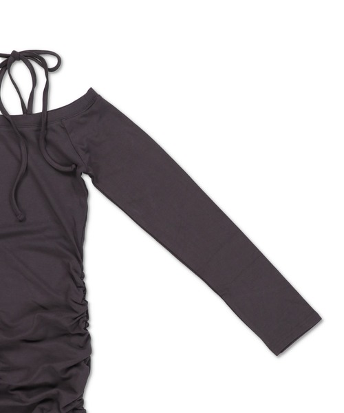SPINNS(スピンズ)の「タイトミニワンピース/肩リボン(ワンピース・レディース・ブラック/チャコール・ONESIZE)」の7枚目の写真