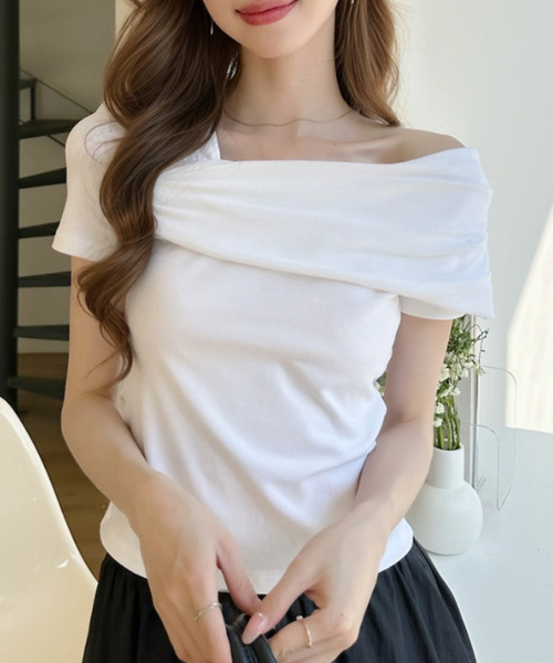 Ada.（エイダ）の「ドレープデザイン ワンショルダー 半袖カットソー（Tシャツ/カットソー・レディース・ホワイト/チャコール/ブラック・FREE）」の6枚目の写真