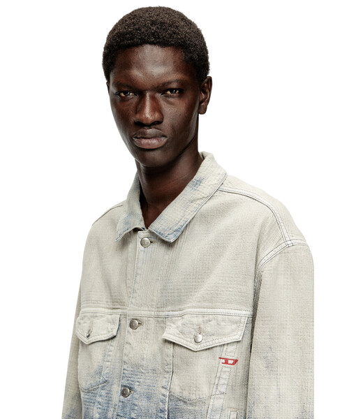 DIESEL(ディーゼル)の「メンズ デニムジャケット D-RANGER(デニムジャケット・メンズ・ブルー系その他・X-LARGE)」の3枚目の写真