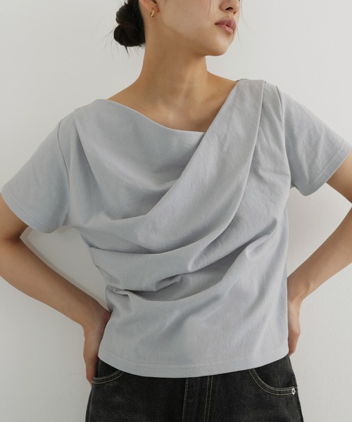 hellam(へラム)の「ドレープデザイン半袖Tシャツ(Tシャツ/カットソー・レディース・ホワイト/ブラック/イエロー/オートミール/チャコール/ブルー・FREE)」の5枚目の写真
