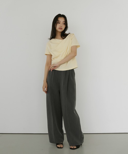 hellam(へラム)の「ドレープデザイン半袖Tシャツ(Tシャツ/カットソー・レディース・ホワイト/ブラック/イエロー/オートミール/チャコール/ブルー・FREE)」の9枚目の写真