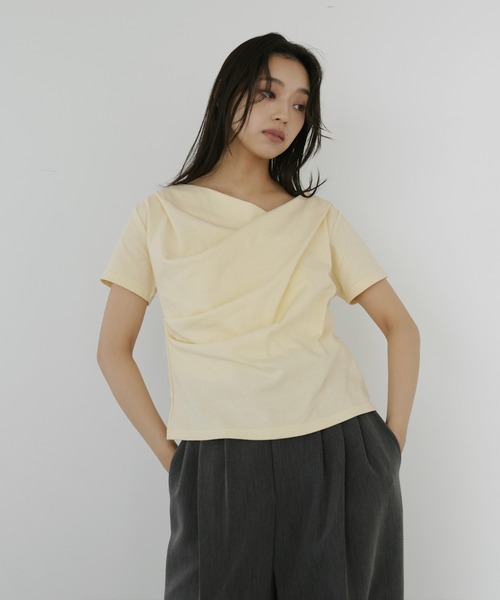 hellam(へラム)の「ドレープデザイン半袖Tシャツ(Tシャツ/カットソー・レディース・ホワイト/ブラック/イエロー/オートミール/チャコール/ブルー・FREE)」の14枚目の写真