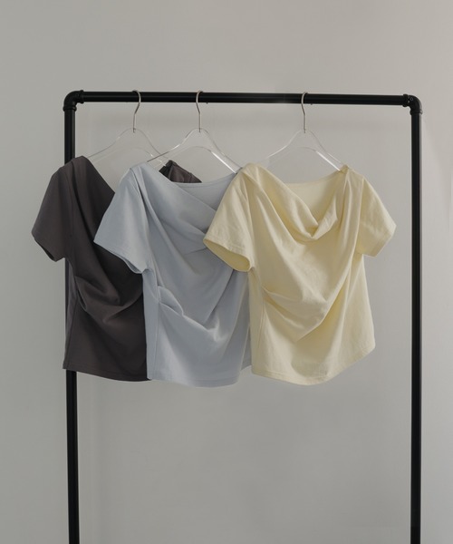 hellam(へラム)の「ドレープデザイン半袖Tシャツ(Tシャツ/カットソー・レディース・ホワイト/ブラック/イエロー/オートミール/チャコール/ブルー・FREE)」の15枚目の写真
