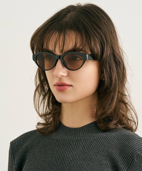 NUEF （ヌエフ）の「ホックスタイルサングラス｜カラーレンズ｜トレンド｜紫外線対策｜UVカット｜サングラス｜NUEF｜COLOR SUNGLASSES（サングラス・レディース・ブラウン/ブラック/ブラック系その他・FREE）」の2枚目の写真