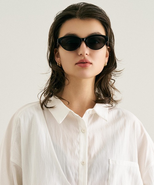 NUEF （ヌエフ）の「ホックスタイルサングラス｜カラーレンズ｜トレンド｜紫外線対策｜UVカット｜サングラス｜NUEF｜COLOR SUNGLASSES（サングラス・レディース・ブラウン/ブラック/ブラック系その他・FREE）」の16枚目の写真